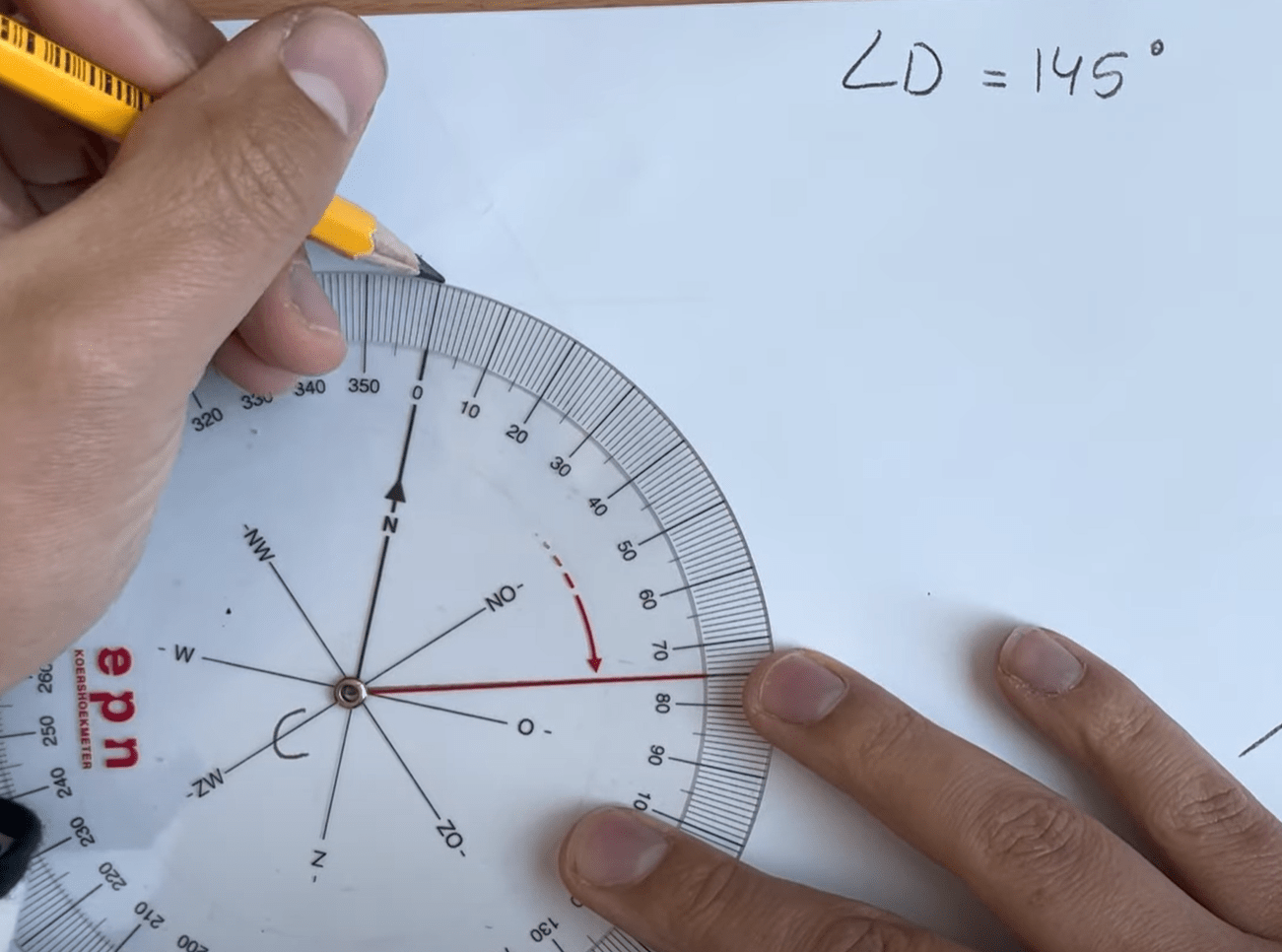 6 F - Hoek tekenen met een koershoekmeter